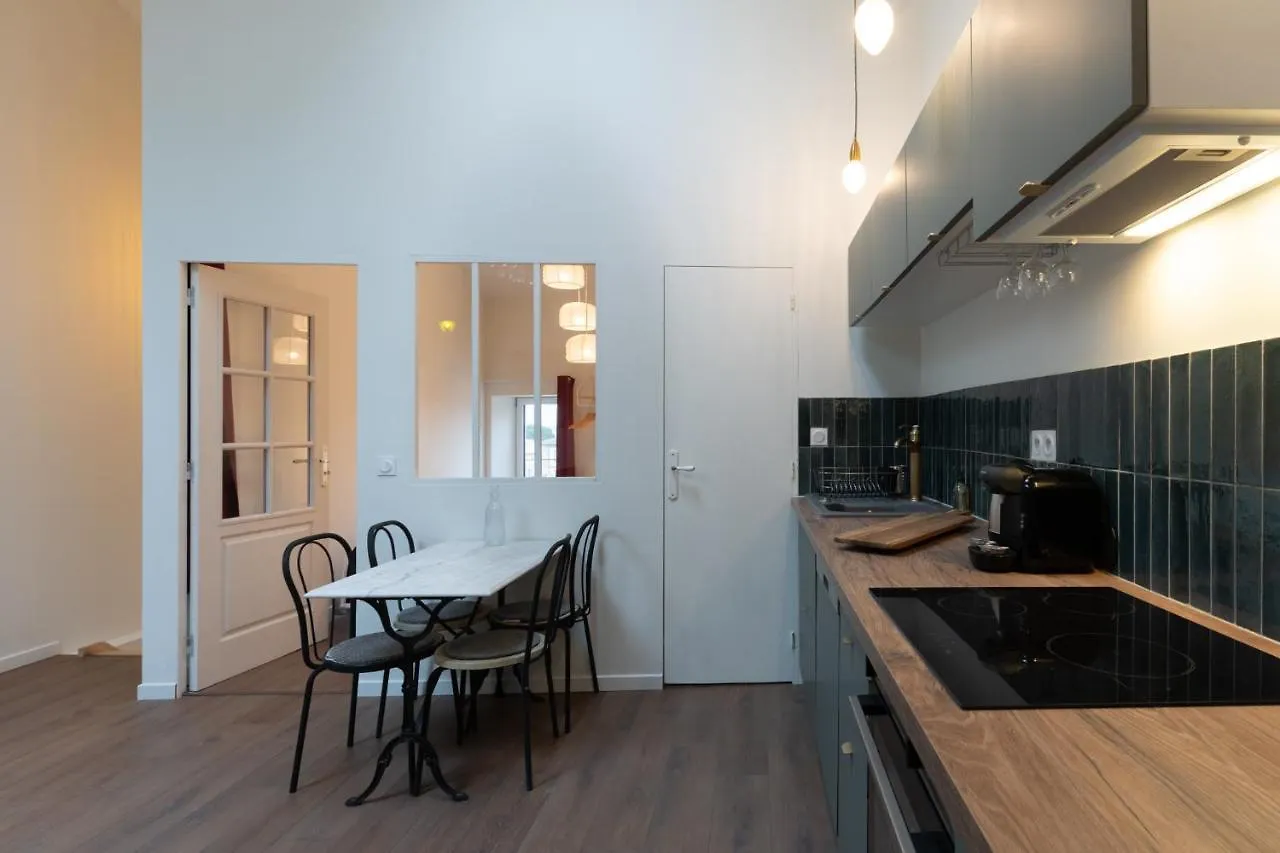 Appartement Sur La Place , Centre Village Cosy & Calme 2Ch Lapeyrouse-Fossat